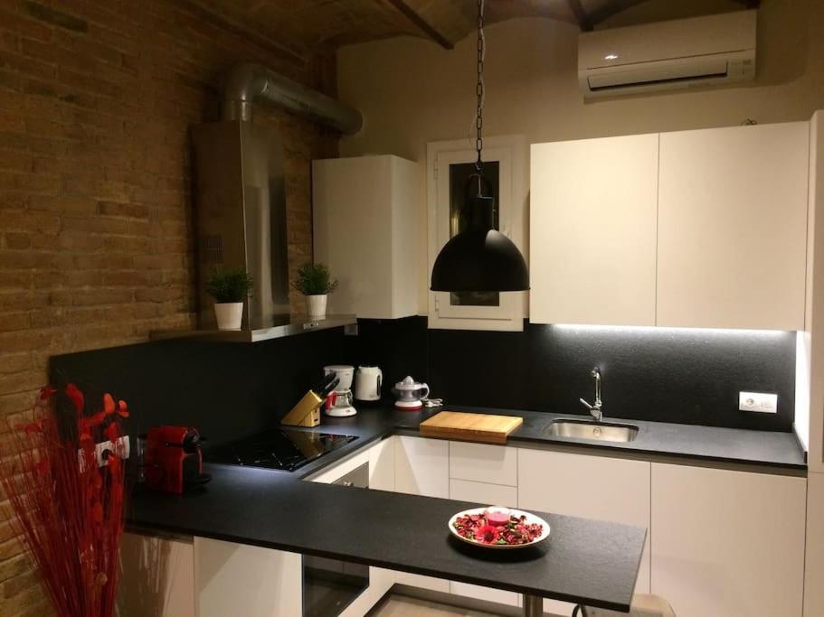 ברצלונה Lovely & Bright Vila Olimpica Beach Apartment מראה חיצוני תמונה